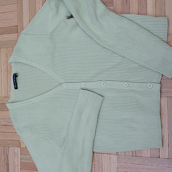 Brandy Melville Sweaters - Brandy melville v neck knit cardigan